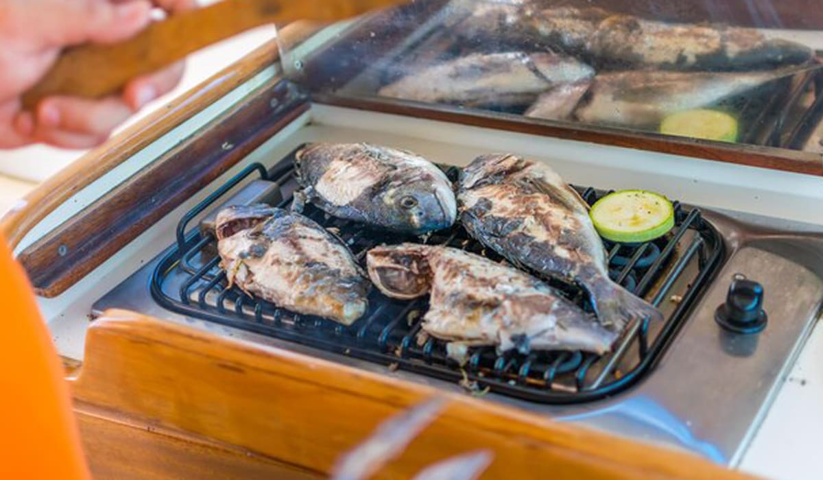 fishing charter dubai